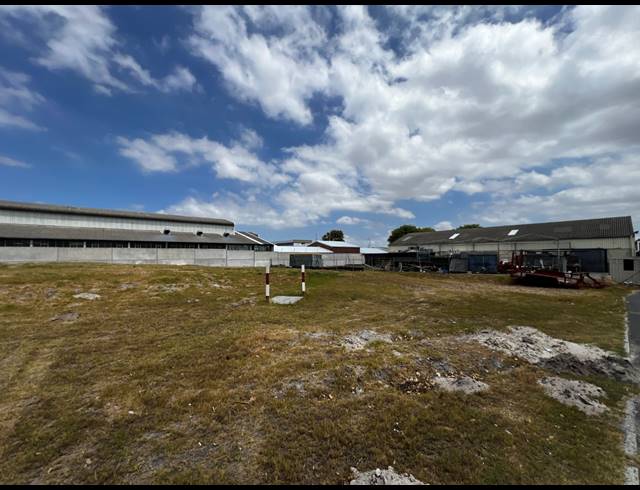 545M² WAREHOUSE TO LET IN PAROW INDUSTRIAL